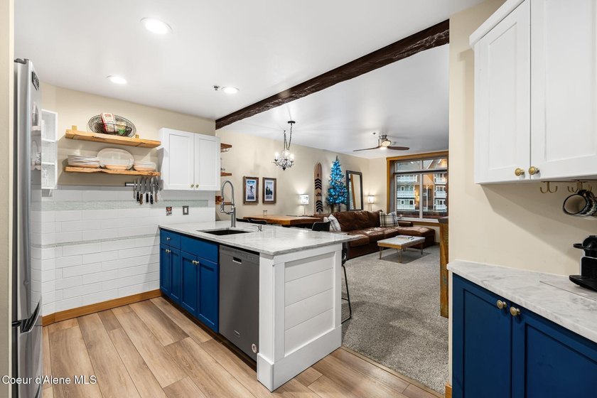 Immerse yourself in the Schweitzer Mountain lifestyle with this - photo 2