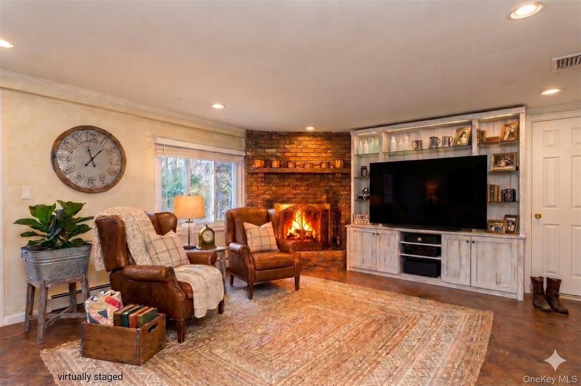 Nestled in a quiet, sought-after Huntington neighborhood, this - photo 4