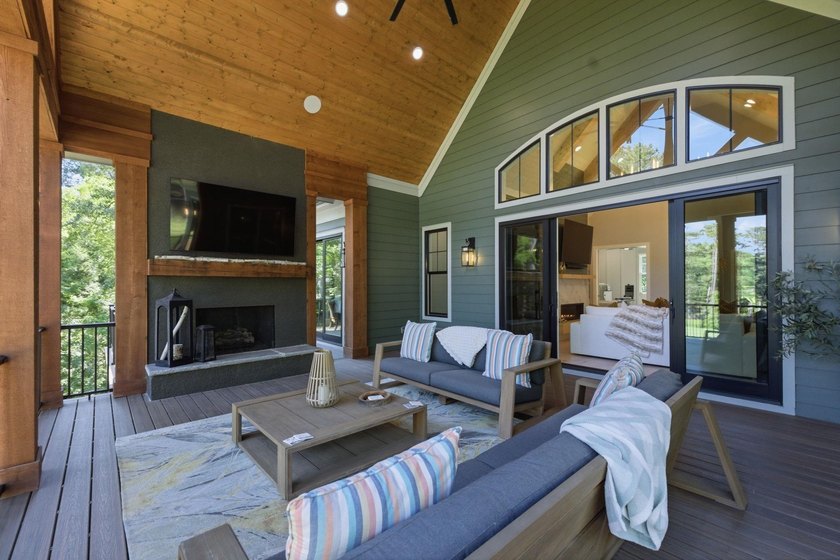 Positioned at the heart of Reynolds Lake Oconee on a prominent 1 - photo 11