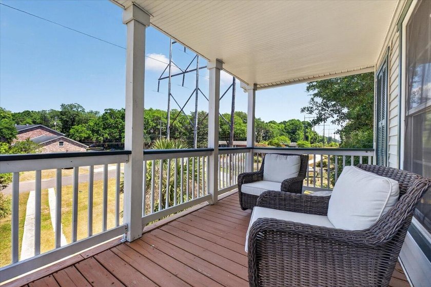 Welcome to this beautifully updated 3 bed/3-full-bath Charleston - photo 6