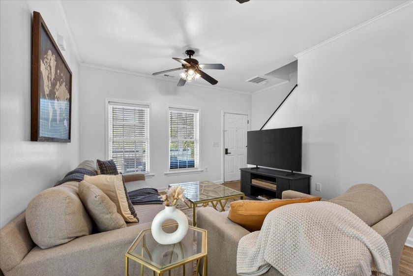 Welcome to this beautifully updated 3 bed/3-full-bath Charleston - photo 10