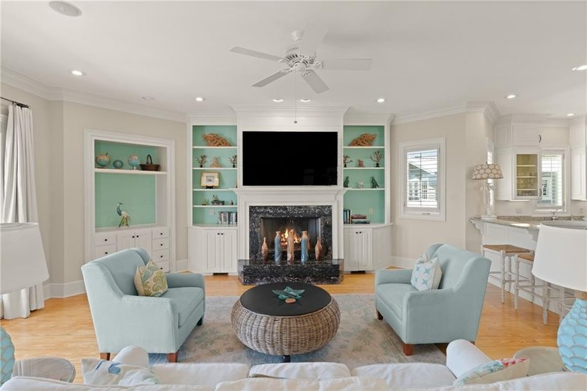 Enchanted Hideaway is a luxurious retreat that offers an - photo 15