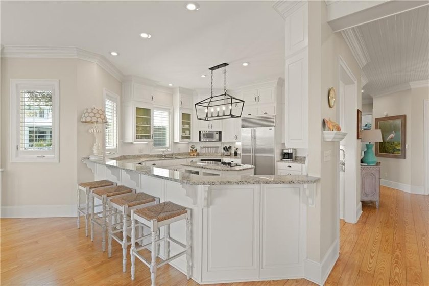 Enchanted Hideaway is a luxurious retreat that offers an - photo 18