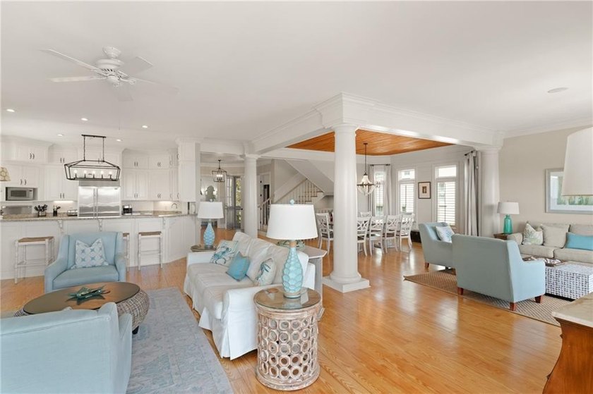 Enchanted Hideaway is a luxurious retreat that offers an - photo 23