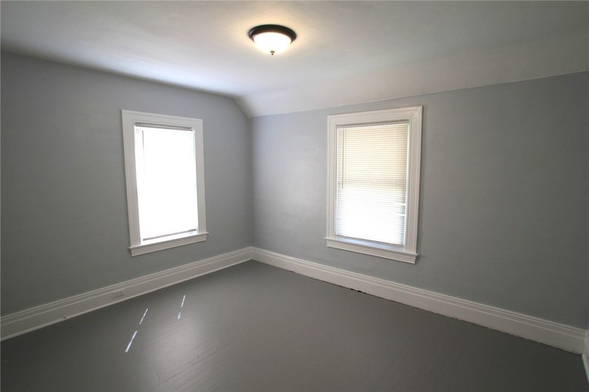 Just listed! This charming home features 3 bedrooms and 1 full - photo 27