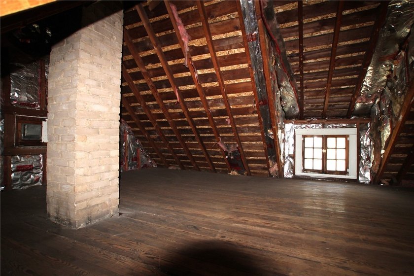 Just listed! This charming home features 3 bedrooms and 1 full - photo 29