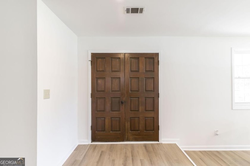 Some homes simply make life easier, and 113 Shadow Lane is one - photo 4