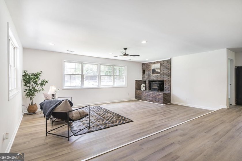 Some homes simply make life easier, and 113 Shadow Lane is one - photo 5