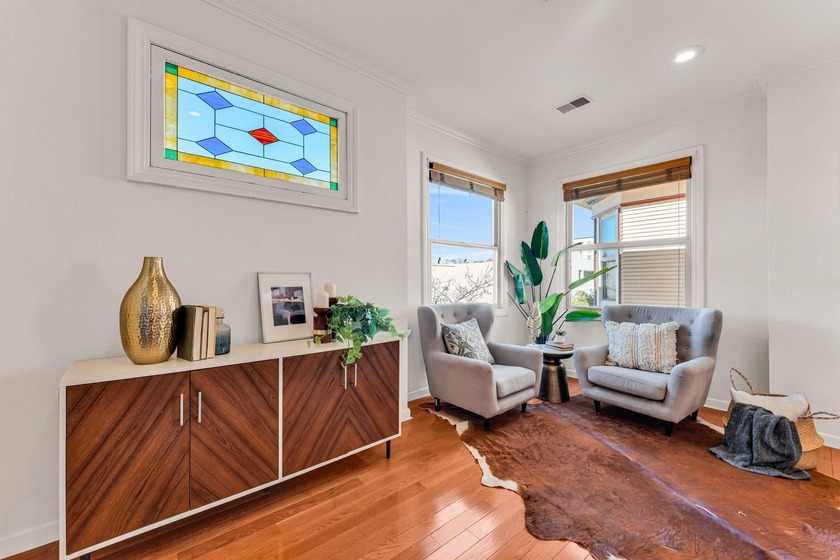 Fresh Price! Introducing an Uptown flat in a boutique 6-unit - photo 12