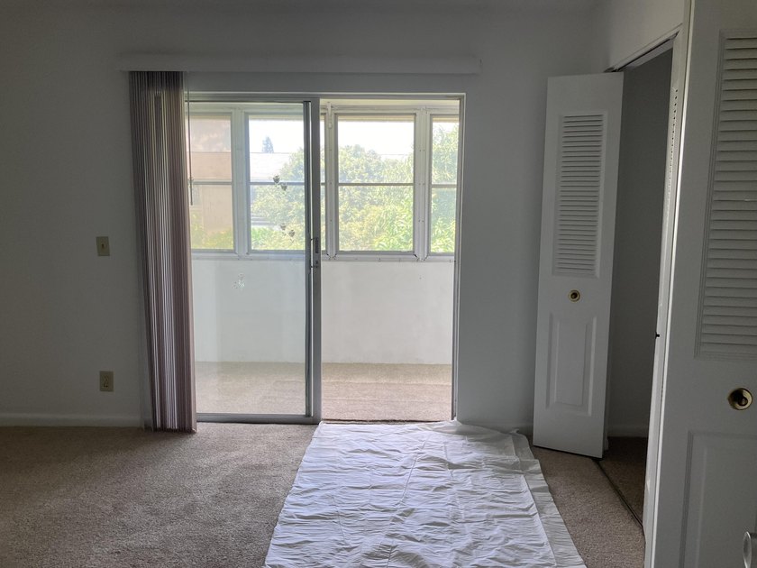 1 Bedroom, 1 Bath, 2nd floor unit. Great refreshed unit, brand - photo 13