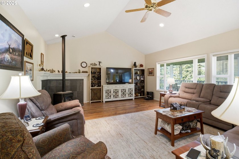 OPEN SUNDAY JULY 26th FROM 12pm - 2pm.Country living meets - photo 14