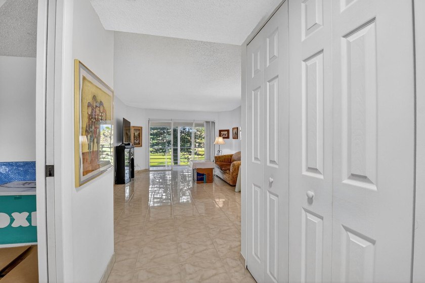 This seller is packed and ready to head up North. Step into this - photo 15
