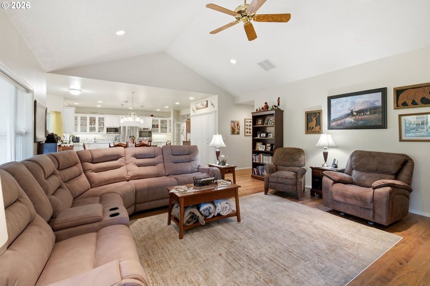 OPEN SUNDAY JULY 26th FROM 12pm - 2pm.Country living meets - photo 16