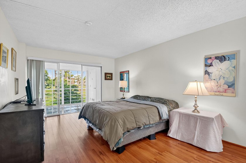 This seller is packed and ready to head up North. Step into this - photo 20