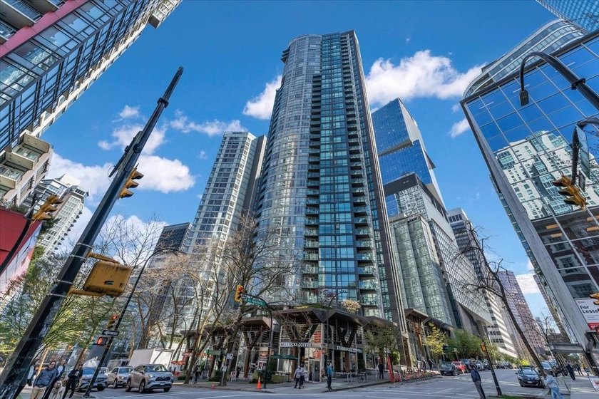 Rarely available Junior 2 Bedroom at The Melville in the heart - photo 21