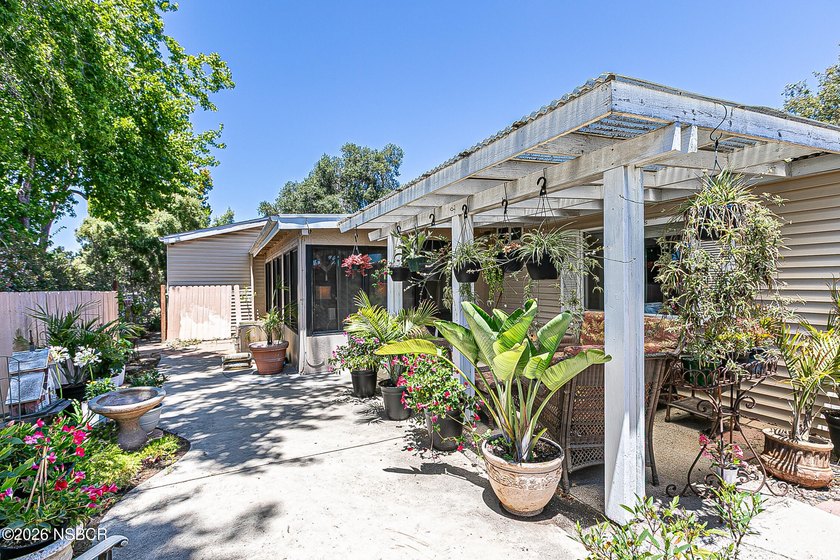 Updated &amp; Move-In Ready! This beautifully maintained 2-bedroom - photo 25