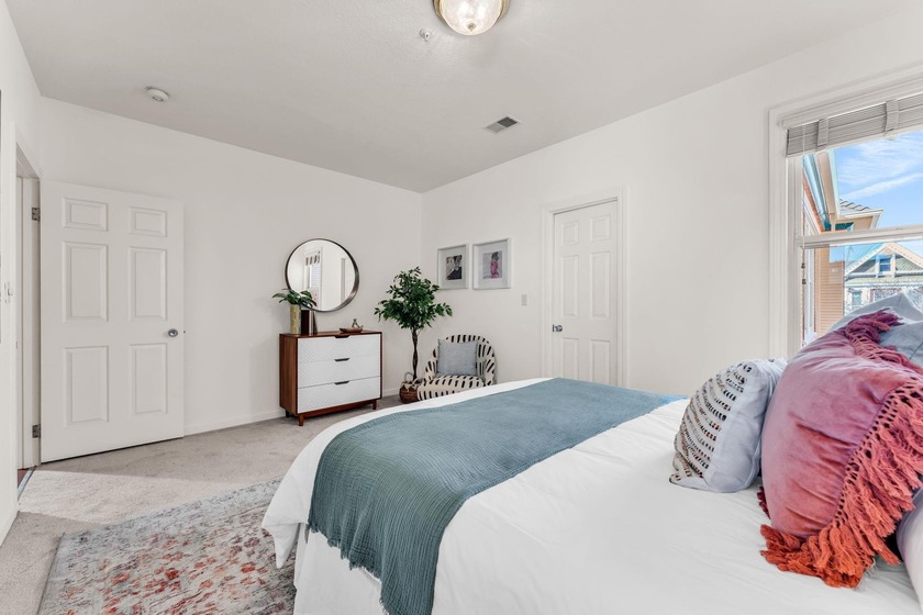 Fresh Price! Introducing an Uptown flat in a boutique 6-unit - photo 29