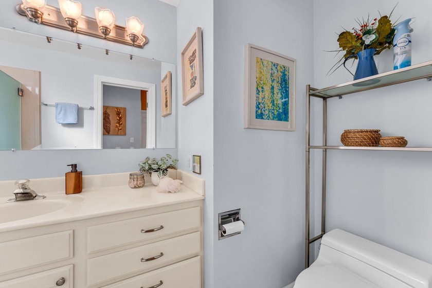Fresh Price! Introducing an Uptown flat in a boutique 6-unit - photo 32