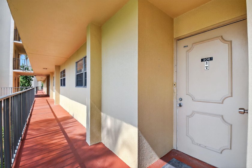 This seller is packed and ready to head up North. Step into this - photo 35