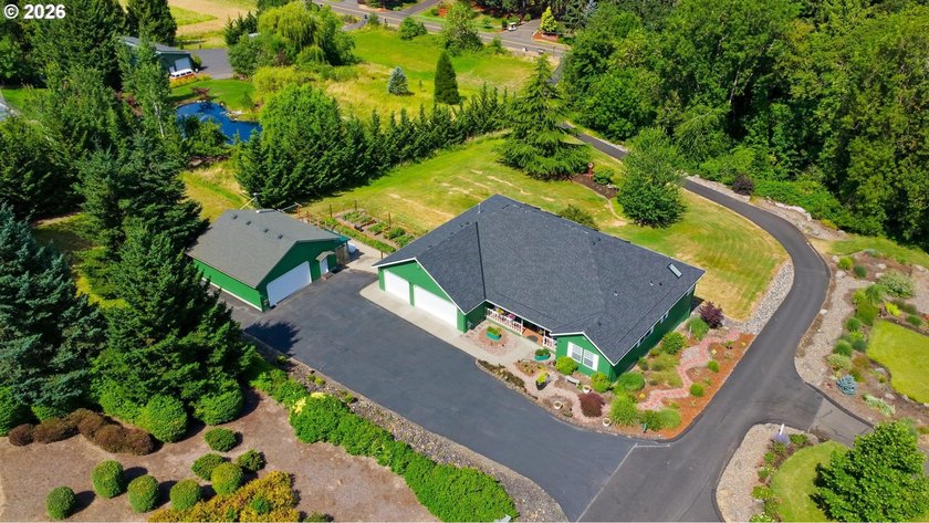 OPEN SUNDAY JULY 26th FROM 12pm - 2pm.Country living meets - photo 36