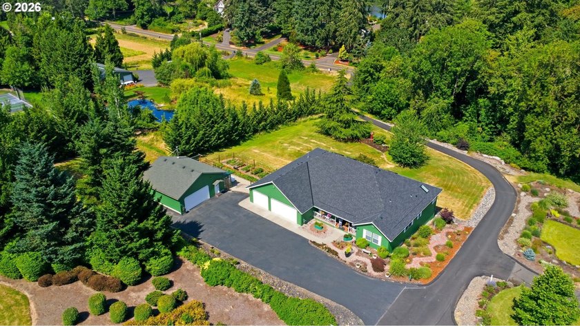 OPEN SUNDAY JULY 26th FROM 12pm - 2pm.Country living meets - photo 39