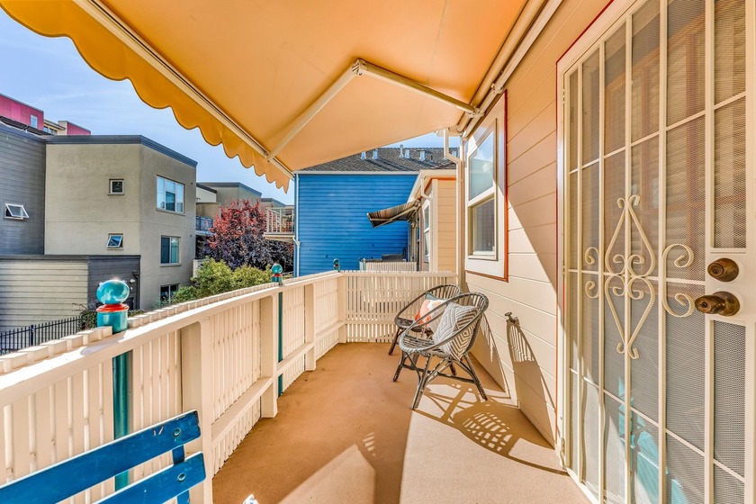 Fresh Price! Introducing an Uptown flat in a boutique 6-unit - photo 40