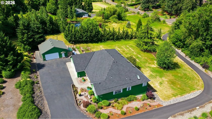 OPEN SUNDAY JULY 26th FROM 12pm - 2pm.Country living meets - photo 40