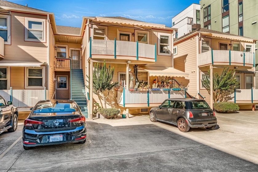 Fresh Price! Introducing an Uptown flat in a boutique 6-unit - photo 42