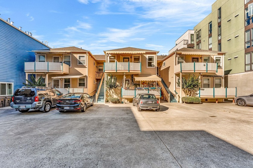 Fresh Price! Introducing an Uptown flat in a boutique 6-unit - photo 43