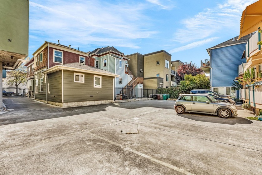 Fresh Price! Introducing an Uptown flat in a boutique 6-unit - photo 44