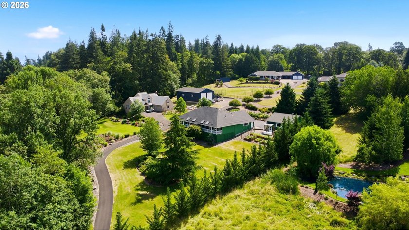 OPEN SUNDAY JULY 26th FROM 12pm - 2pm.Country living meets - photo 45