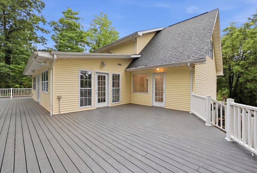 Welcome home to 256 Cedarwood Drive, a remarkable Sevierville - photo 5
