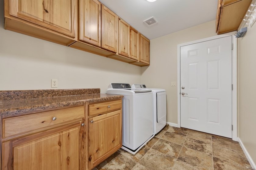 Welcome to this well-maintained, move-in-ready, 4-bedroom - photo 22