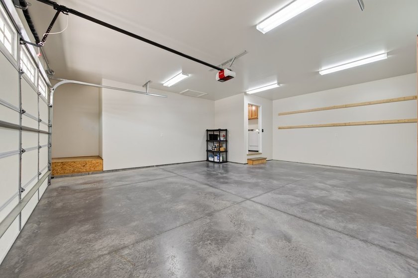 Welcome to this well-maintained, move-in-ready, 4-bedroom - photo 24