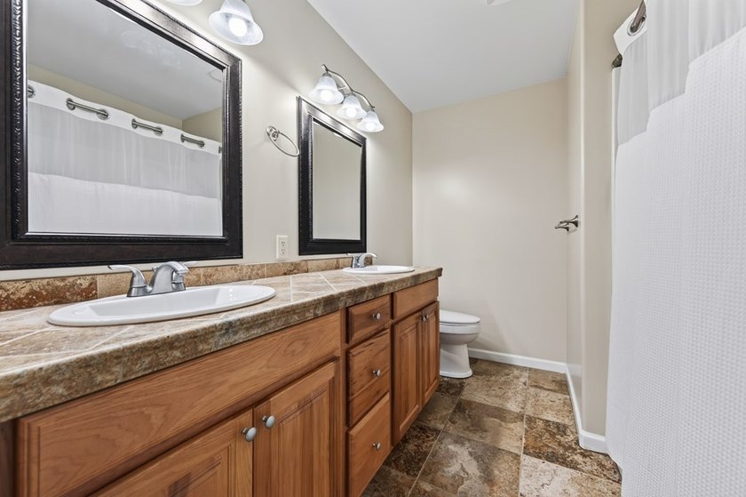 Welcome to this well-maintained, move-in-ready, 4-bedroom - photo 33