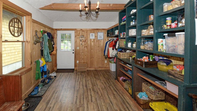 *Open House Sunday 7/12 11am-1pm* Welcome home to this - photo 38