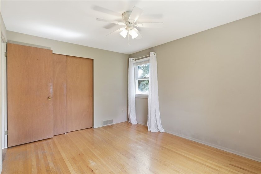 Charming three-bedroom ranch in Chili in the Gates Chili School - photo 13