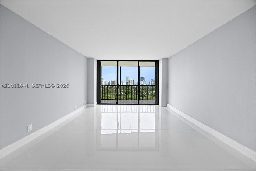 Breathtaking views from this 19th-floor residence overlooking - photo 8
