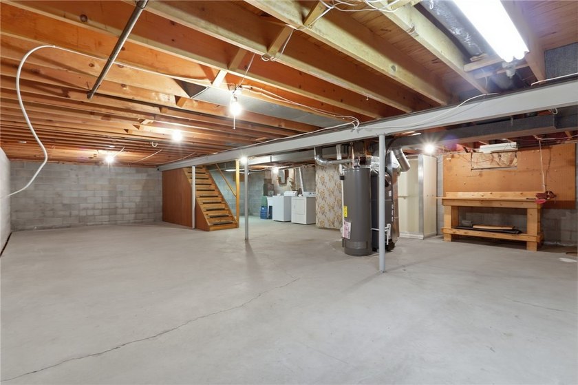 Charming three-bedroom ranch in Chili in the Gates Chili School - photo 20