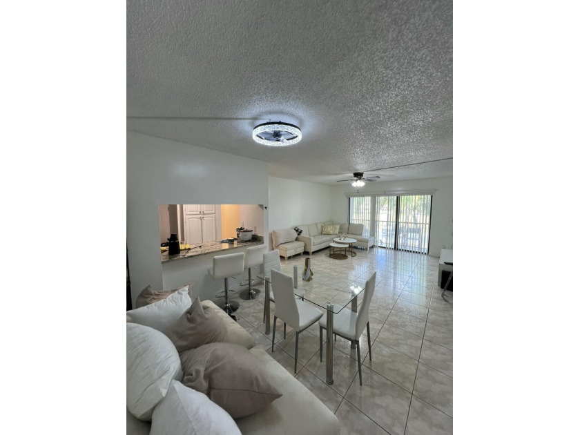 Remarks:Amazing must see!!Totally renovated !! Updated Kitchen - photo 4