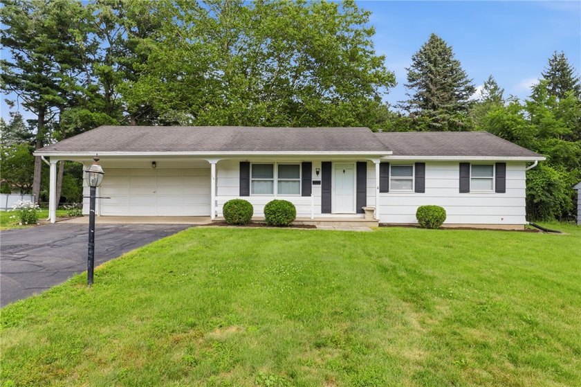 Charming three-bedroom ranch in Chili in the Gates Chili School - photo 32