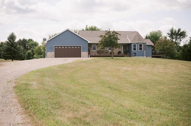 Rare opportunity to own a one-of-a-kind property with frontage - photo 2