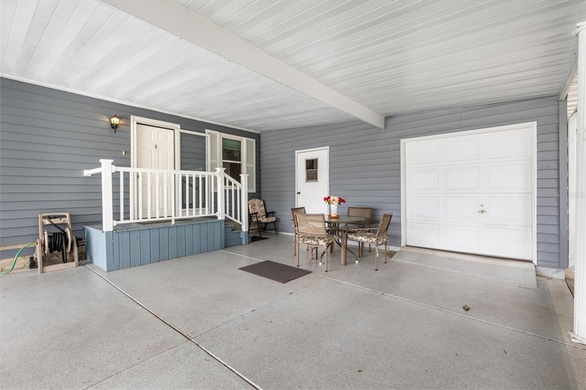 2/2 Manufactured home on a corner lot in the Village of Silver - photo 4