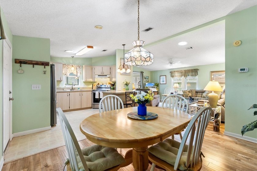 2/2 Manufactured home on a corner lot in the Village of Silver - photo 6