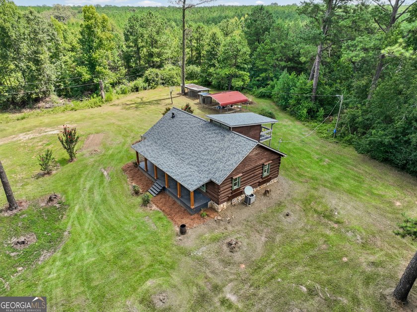* 3BR / 2BA 1,635-SF Log Cabin built in 1992 and totally - photo 8