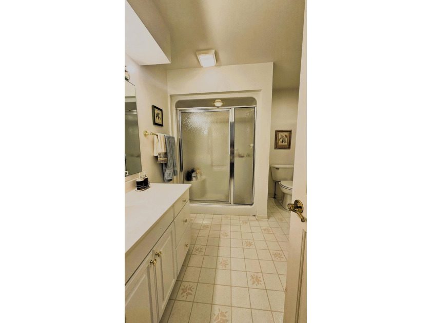 Well-maintained, handicap-accessible condo featuring 2 bedrooms - photo 19