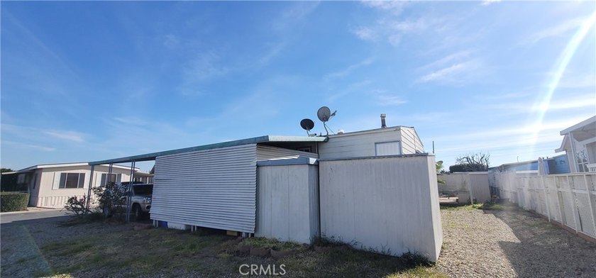 Located in the popular San Rafael Mobile Home Estates, This - photo 3