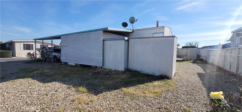 Located in the popular San Rafael Mobile Home Estates, This - photo 5