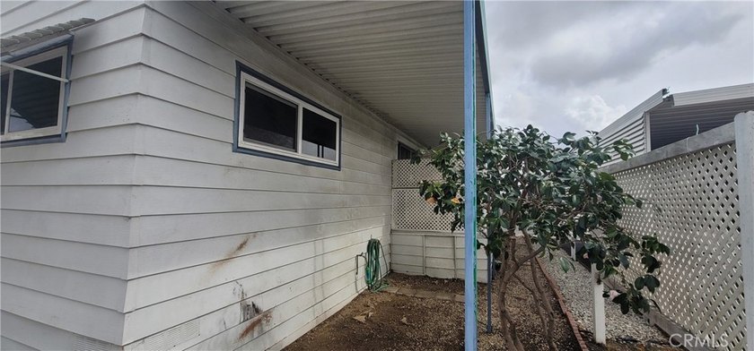 Located in the popular San Rafael Mobile Home Estates, This - photo 8