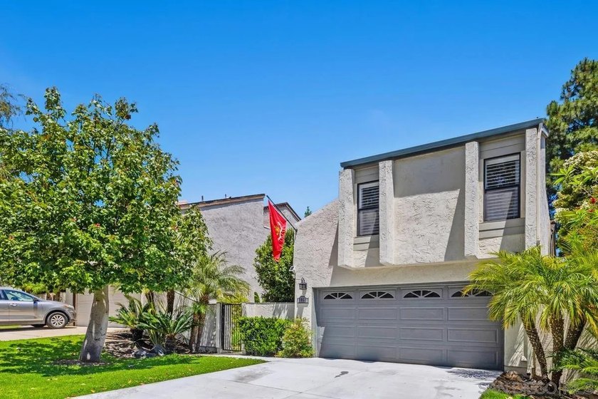 This 2/2.5 Villa Antigua detached PUD, with over $45K in - photo 3
